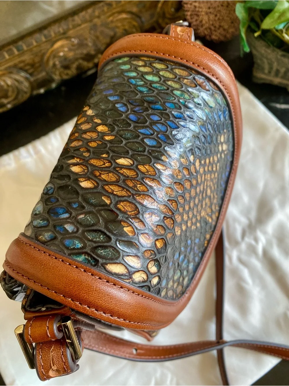 BRAHMIN Curvy EVERLEE CROSSBODY Bag  Featured in beautiful BOTTLE BLUE FLETCHER